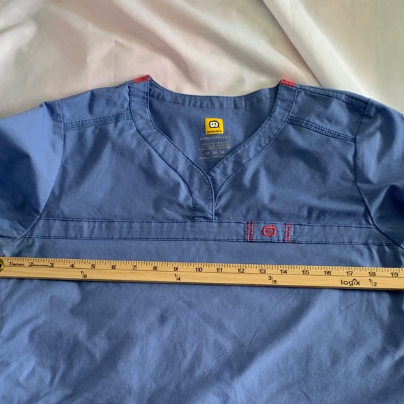 Scrub Tops (3) Women’s Medium Navy Blue Pink WonderWink Prints Maeve ScrubStar - Picture 13 of 16